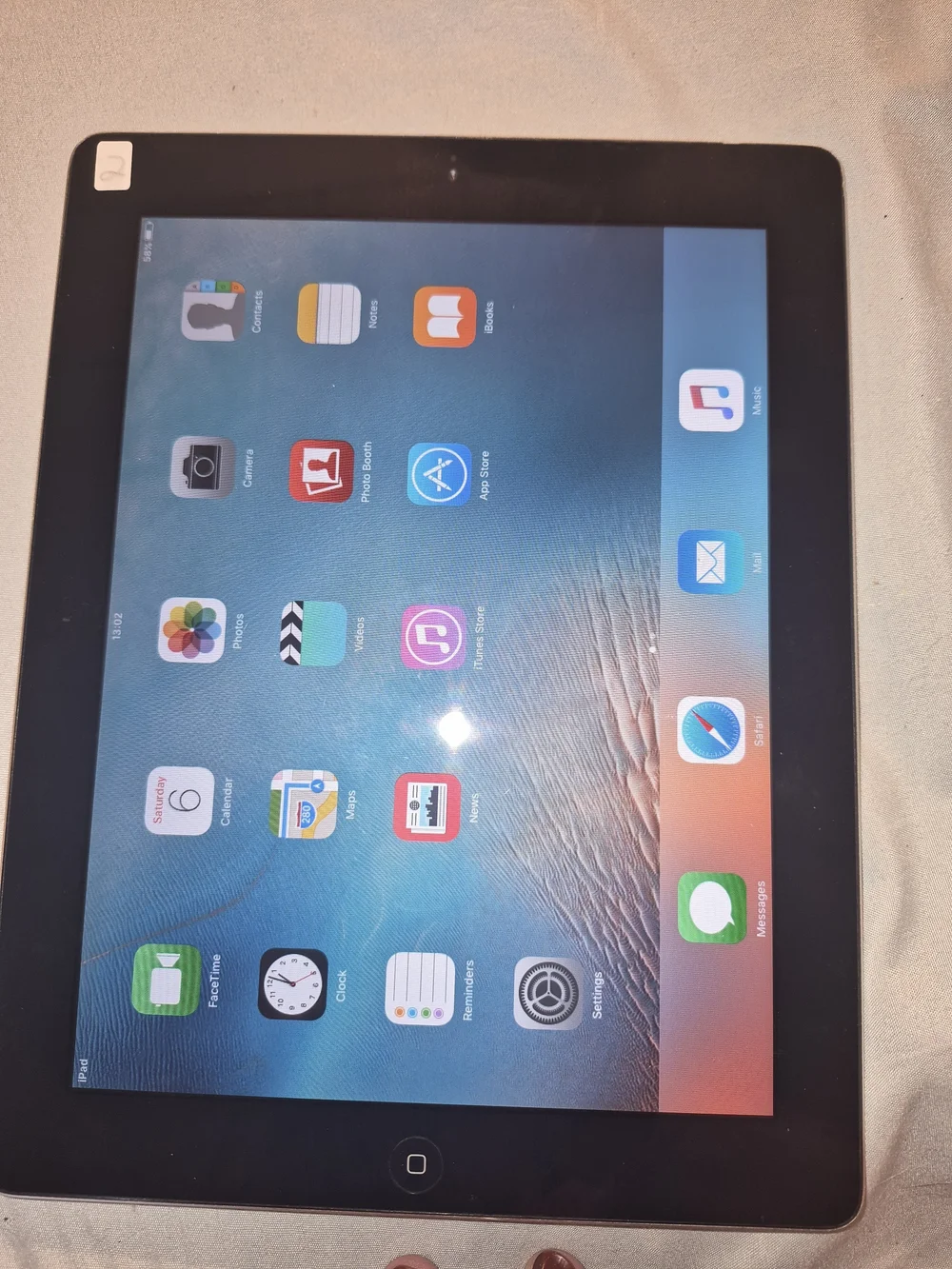 IPad 2nd Gen 16gb With Charger.